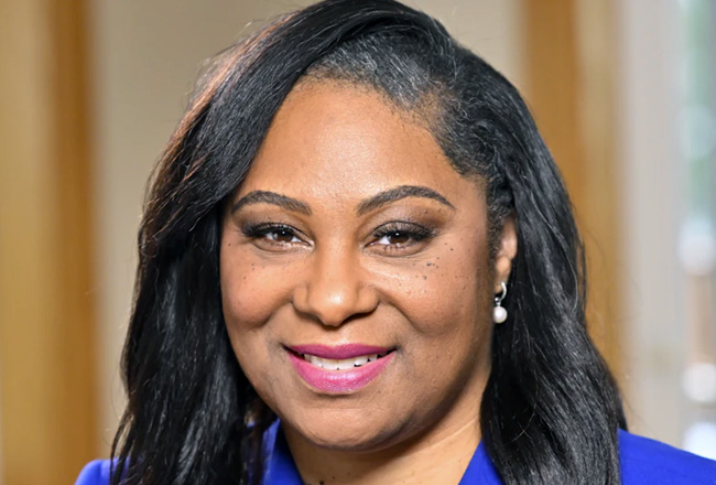  Janelle Bynum
